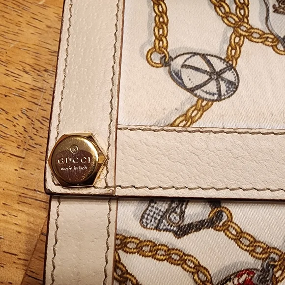 Gucci Cream Chain & Charm Foldover Wallet - Picture 3 of 16